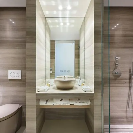 Luxurious 2br4p With Terrace - First Croisette 202 Apartamento *